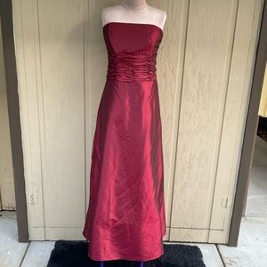 Jordan burgandy prom dress